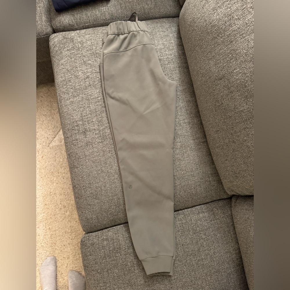 lululemon Women’s Green/Grey “On the Fly” 28” jogger